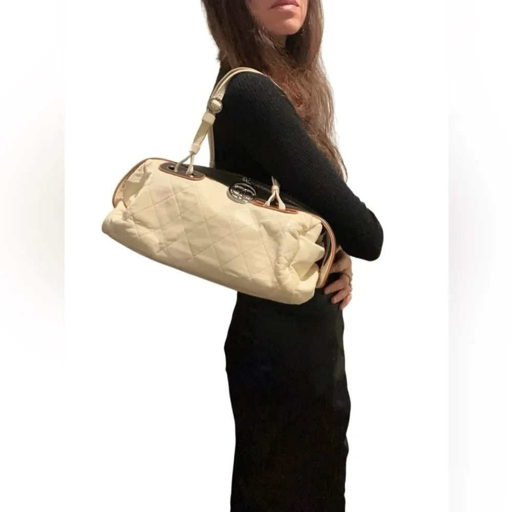 CHANEL Cream and Black Quilted Shoulder Bag